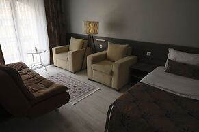 The Breeze Hotel