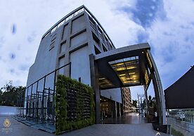 Kpm Tripenta Hotel
