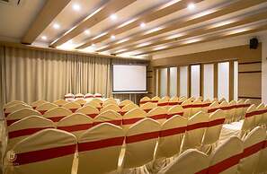 Kpm Tripenta Hotel