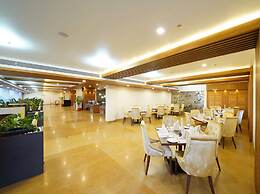 Kpm Tripenta Hotel