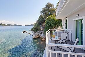 The Water Suites