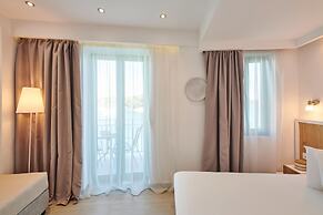 The Water Suites