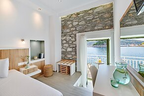 The Water Suites