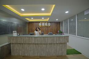 SM Royal Suites