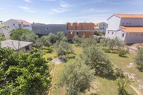 Apartments Near Hangar Beach