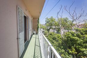 Apartments Near Hangar Beach
