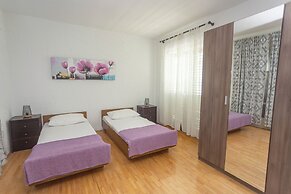 Apartments Near Hangar Beach