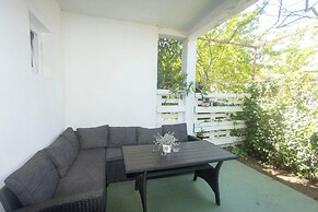 Apartments Near Hangar Beach