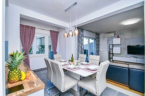 Apartment Ela