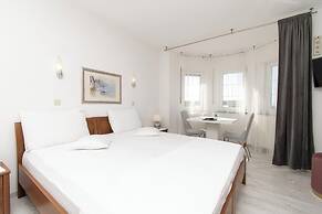 Apartment and Rooms Ana