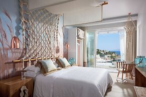 Canal Suites