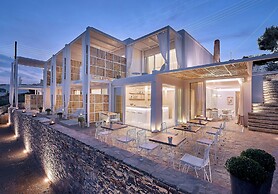 Canal Suites