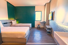 Yello! Hotel
