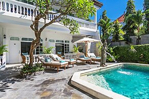 Akaya Bali