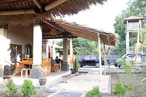 Kubu Padi Wooden House
