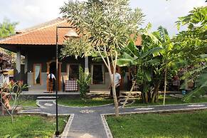 Kubu Padi Wooden House