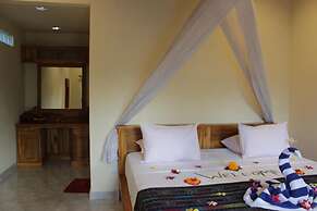 Kubu Padi Wooden House