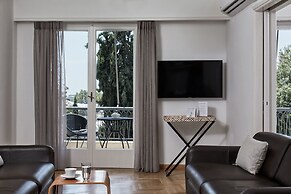 Chic One Bd Apartment with Hilton View