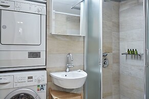 Chic One Bd Apartment with Hilton View