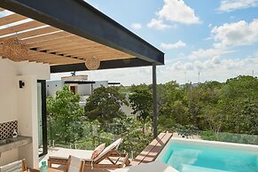 Romantic Penthouse Studio Get Away With Private Splash Pool- PENT HOUS