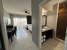 Grace Bay Suites