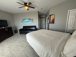 Grace Bay Suites