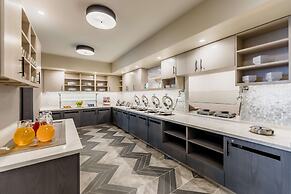 Hyatt House Winnipeg-South/Outlet Collection