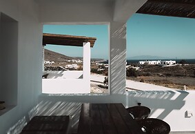 Bianco Diverso Suites