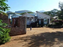 Shalosa Hotel