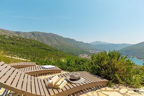Hedera Estate, House Hedera