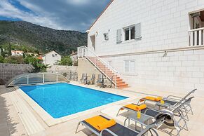 Villa Florence - Mediterranean Garden&pool