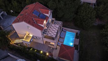 Hedera Estate, Villa Hedera X