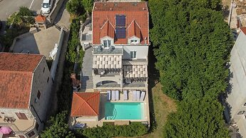 Hedera Estate, Villa Hedera X