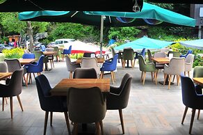 Dilek Suit & Cafe