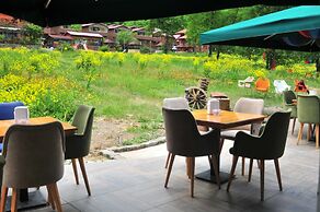 Dilek Suit & Cafe