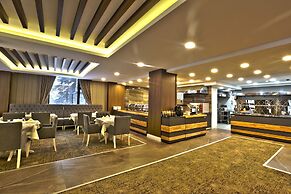 Lagoon Palace Hotel