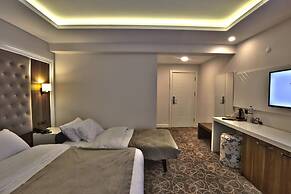 Lagoon Palace Hotel