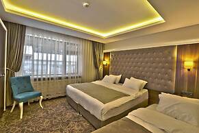 Lagoon Palace Hotel