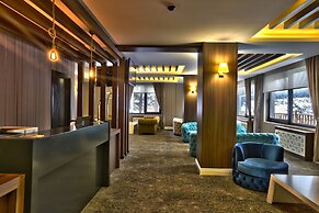 Lagoon Palace Hotel