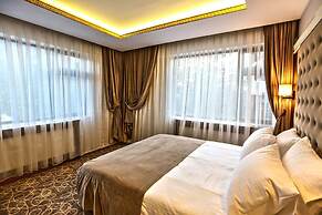 Lagoon Palace Hotel