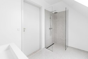 Majestic 300m2 Apartment