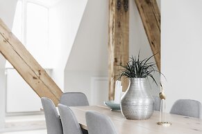 Majestic 300m2 Apartment