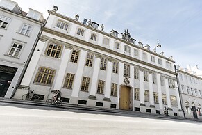 Majestic 300m2 Apartment