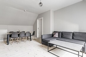 Apartment with Private Terrace