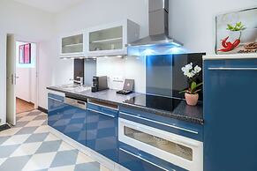 Best Western Plus Celebrity Suites