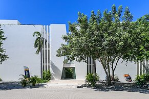 Beautifully Minimalistic Studio Wrapped in Nature by Stella Rentals