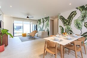 Beautifully Minimalistic Studio Wrapped in Nature by Stella Rentals