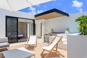 Beautifully Minimalistic Studio Wrapped in Nature by Stella Rentals
