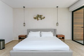 Beautifully Minimalistic Studio Wrapped in Nature by Stella Rentals