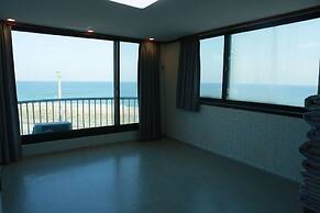 Mangsang Beach Pension